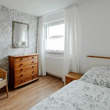 Apartment 8 Bett Spatzennest Hellenhahn-Schellenberg
