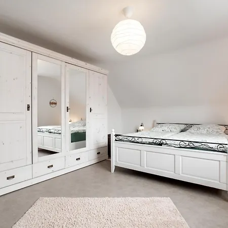 8 Bett Spatzennest Hellenhahn-Schellenberg